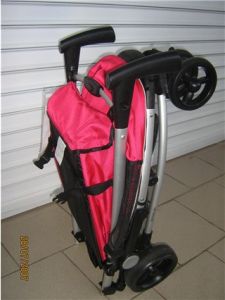 Как складывается прогулочная коляска. Коляска lider kids s400. коляска трехколесная в сложенном виде. прогуллсные коляски складыввющиеся втрюкзак. прогулочная коляска в ручную кладь.